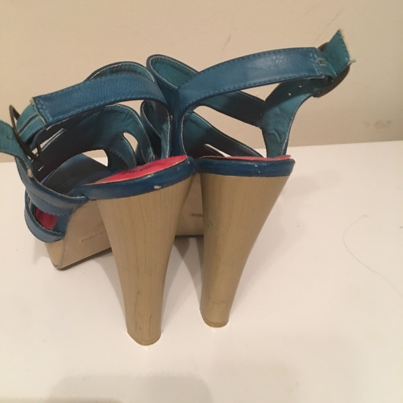 sandals - Picture 5 of 5